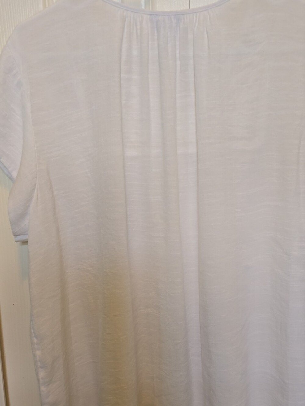 Liz Claiborne White Crochet Yoke Short Sleeve Top - Picture 5 of 5